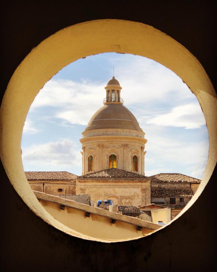 Artroom Garden Noto Exterior photo