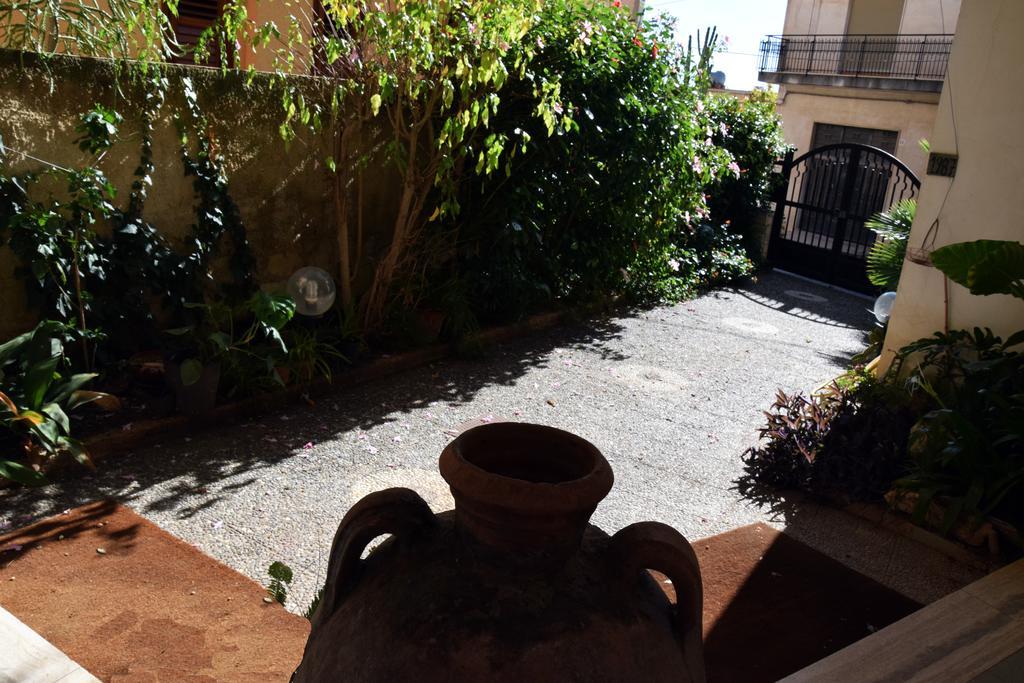 Artroom Garden Noto Exterior photo